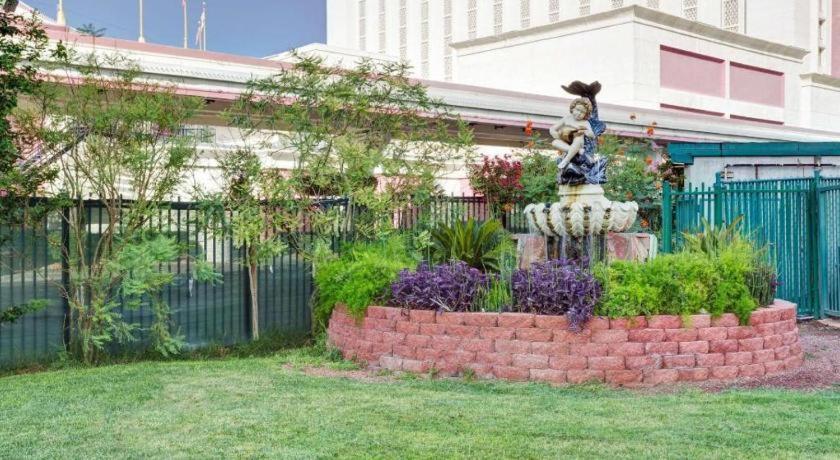 Travelodge By Wyndham Las Vegas Exterior photo